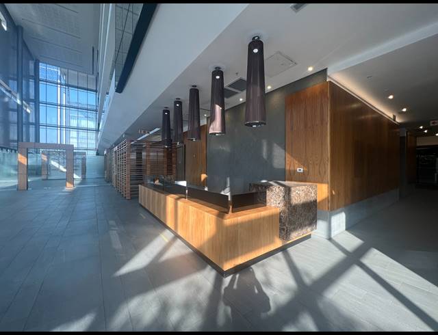1,555M² OFFICE TO LET IN ROSEBANK